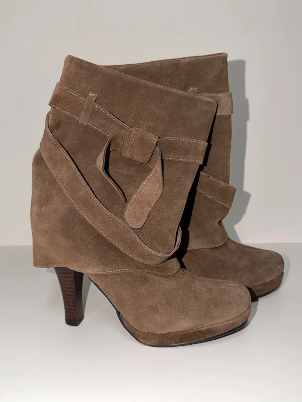 Vintage Brown Y2K Boots